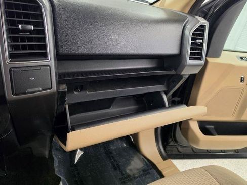 Used 2017 Ford F150 XLT AWD/4WD image 26