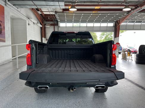 Used 2025 Chevrolet Silverado 1500 LT Trail Boss w/ Convenience Package II AWD/4WD image 9