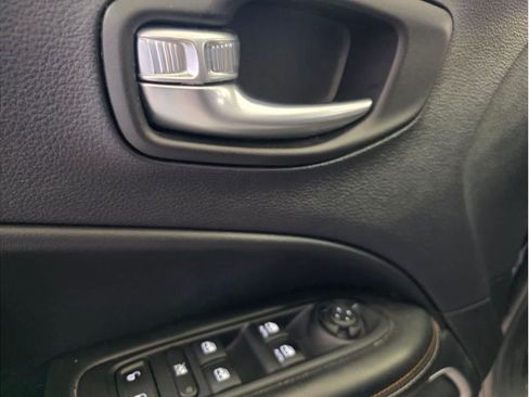 Used 2020 Jeep Compass Latitude FWD image 14
