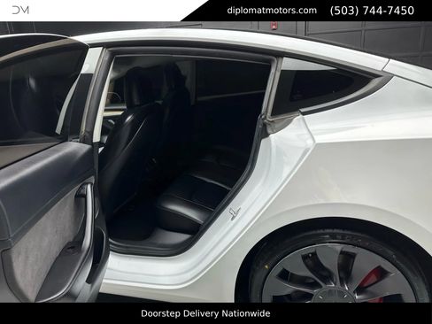 Used 2021 Tesla Model 3 Performance image 20