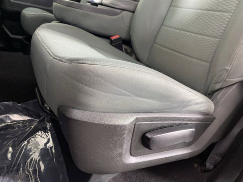 Used 2018 RAM 1500 Express w/ Express Value Package image 16