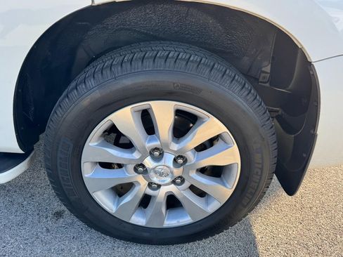 Used 2014 Toyota Sequoia Platinum image 6