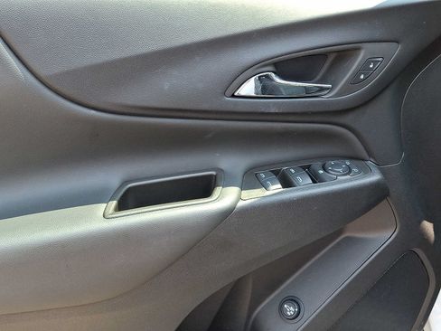 Used 2023 Chevrolet Equinox LT AWD/4WD image 12
