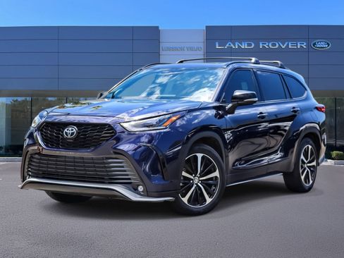 Used 2022 Toyota Highlander XSE FWD image 1