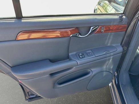 Used 2000 Cadillac De Ville w/ Comfort/Convenience Pkg FWD image 9