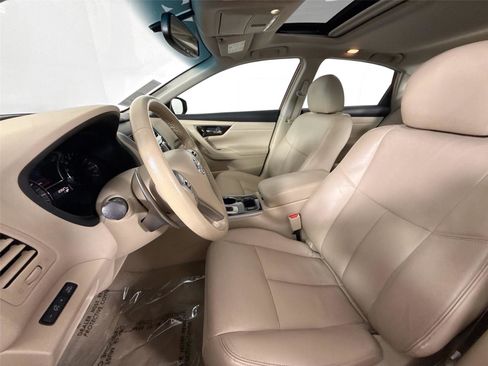 Used 2013 Nissan Altima 3.5 SL w/ Technology Pkg image 3