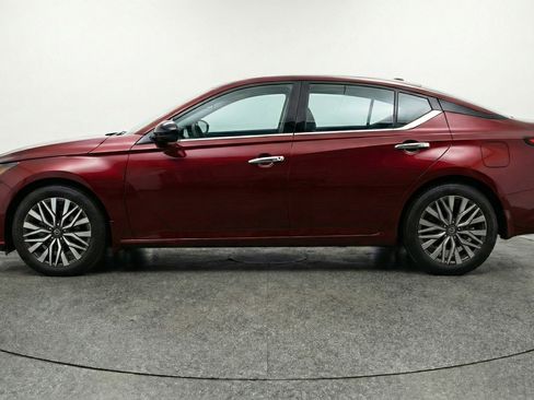 Used 2025 Nissan Altima 2.5 SV image 5