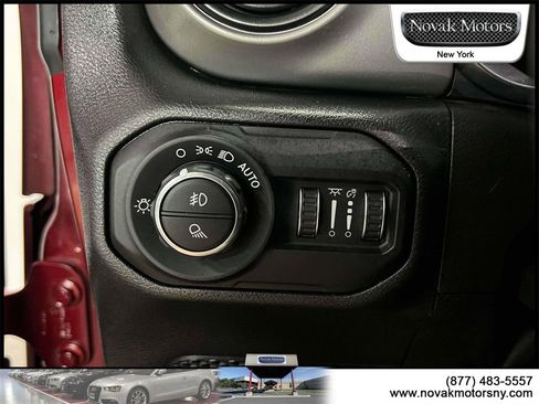 Used 2022 Jeep Gladiator Sport image 19