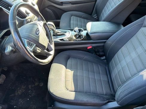 Used 2018 Ford Edge SEL image 13