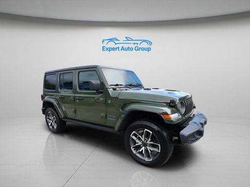 Used 2024 Jeep Wrangler Unlimited w/ Convenience Group AWD/4WD image 5