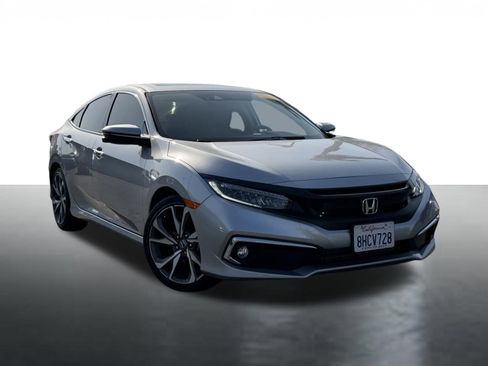 Used 2019 Honda Civic Touring image 2