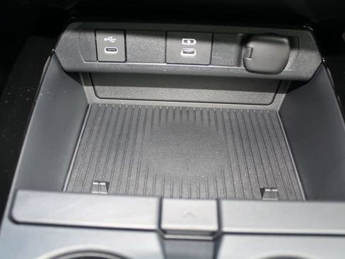 Certified 2026 Toyota Prius XLE FWD image 34