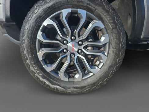 Used 2023 GMC Canyon Denali image 16