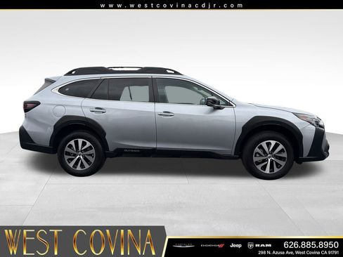 Used 2025 Subaru Outback Premium AWD/4WD image 8