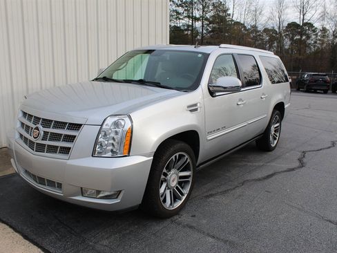 Used 2013 Cadillac Escalade ESV Premium image 1