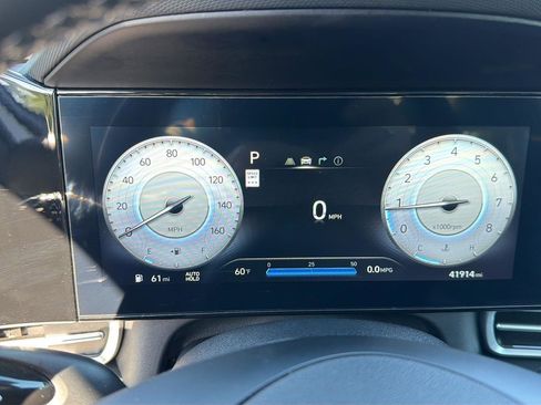 Used 2025 Hyundai Elantra Limited FWD image 8
