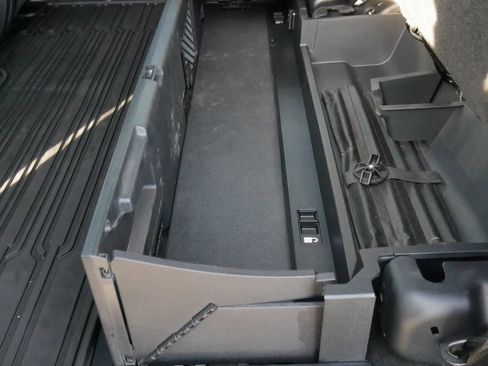 Used 2021 Ford F250 Lariat w/ Chrome Package image 33