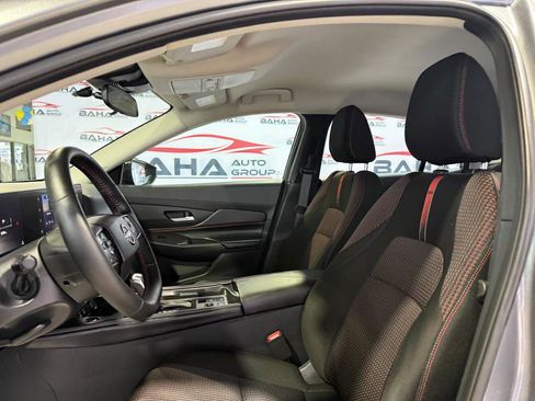 Used 2026 Nissan Sentra SR w/ Floor Mat Package FWD image 36