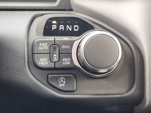 New 2026 RAM 1500 4x4 Crew Cab image 17