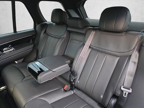 New 2025 Land Rover Range Rover SE image 14