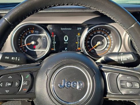 Used 2022 Jeep Gladiator Willys image 16