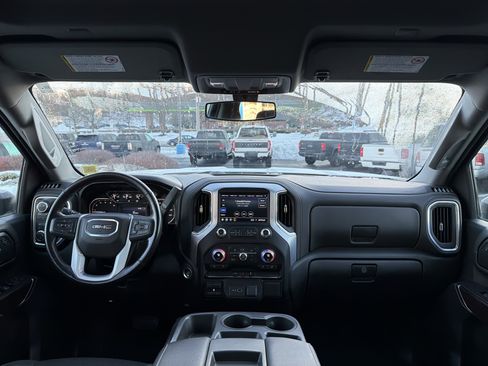 Used 2022 GMC Sierra 2500 SLE w/ SLE Value Package; image 13