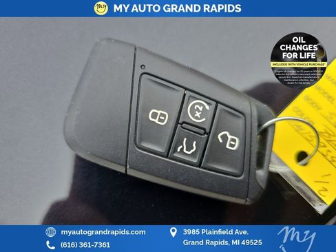 Used 2022 Volkswagen Tiguan SEL R-Line image 34