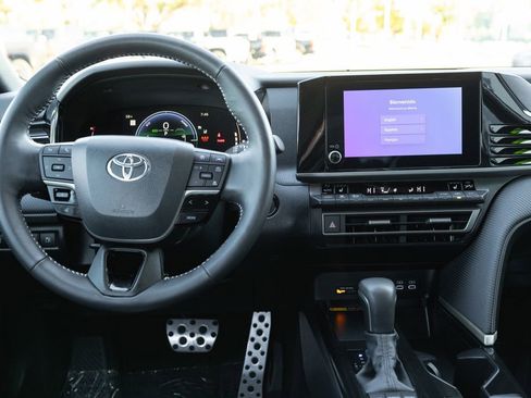 Certified 2025 Toyota Camry SE w/ Convenience Package image 13