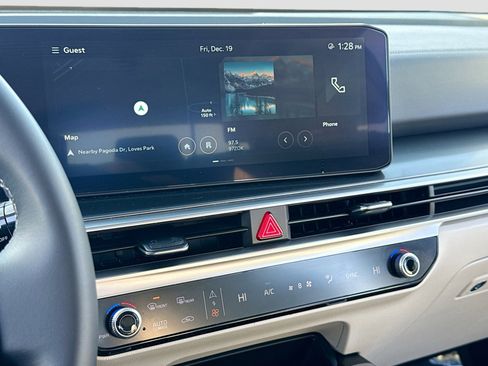 Used 2025 Kia Sorento S w/ Panoramic Sunroof Package image 10