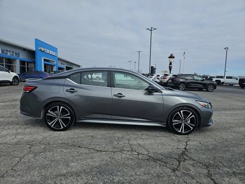 Used 2023 Nissan Sentra SR FWD image 9