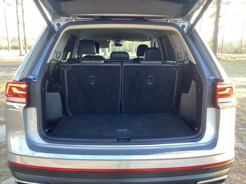 Used 2024 Volkswagen Atlas SE image 12