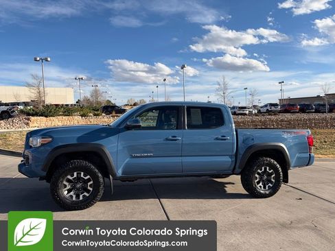Used 2019 Toyota Tacoma TRD Off-Road image 4