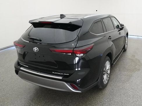New 2026 Toyota Highlander Platinum image 43