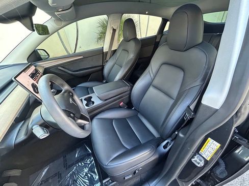 Used 2025 Tesla Model Y Long Range image 26