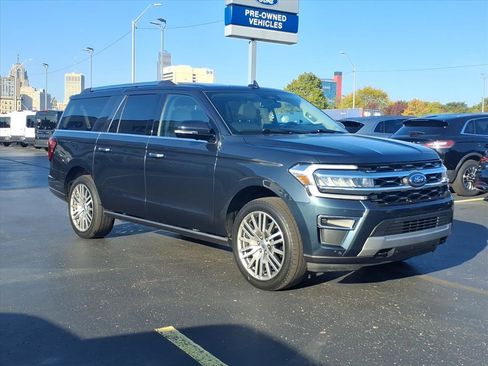 Used 2022 Ford Expedition Max Limited image 3