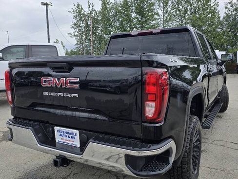 Used 2024 GMC Sierra 1500 Pro AWD/4WD image 10