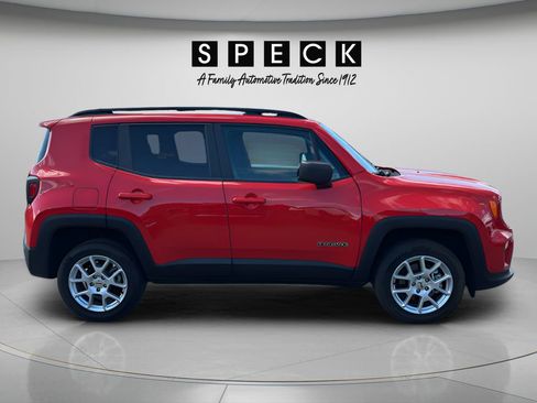 Used 2023 Jeep Renegade Latitude w/ Sun/Sound Group AWD/4WD image 6