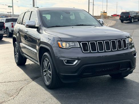 Used 2021 Jeep Grand Cherokee Limited image 3