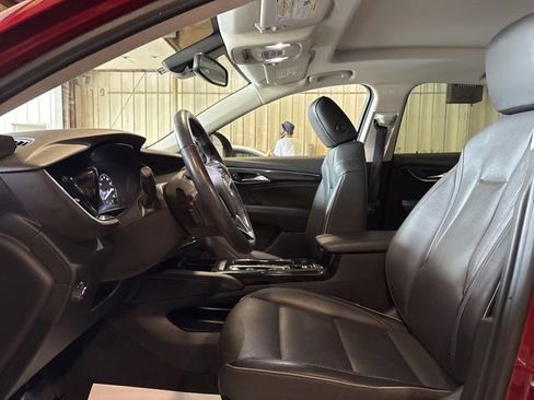 Used 2021 Buick Envision Essence w/ Sport Touring Package FWD image 12