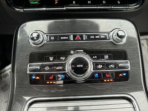 Used 2023 Lincoln Nautilus Reserve image 19