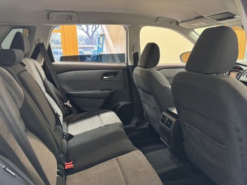 Used 2022 Nissan Rogue SV image 15