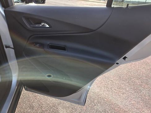 Used 2022 Chevrolet Equinox LT AWD/4WD image 46