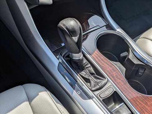 Used 2016 Acura TLX FWD image 12