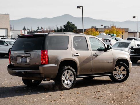 Used 2011 GMC Yukon SLT w/ SLT Chrome Package image 5