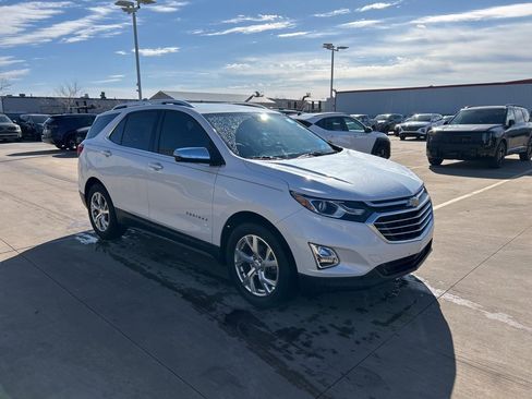 Used 2018 Chevrolet Equinox Premier image 4