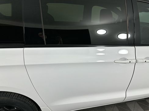 Used 2022 Chrysler Pacifica Touring-L w/ S Appearance Package image 31