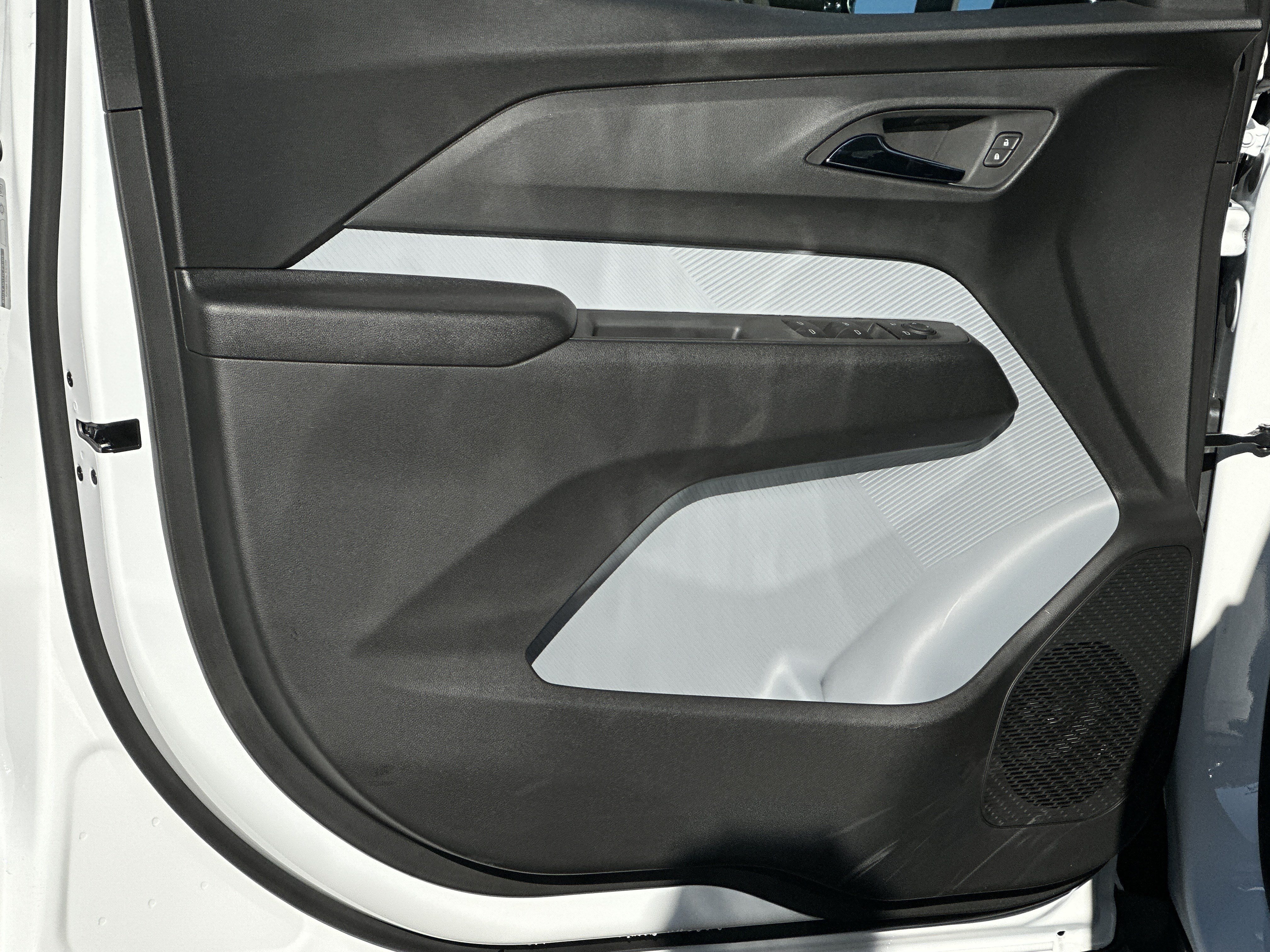 New 2027 Chevrolet Bolt LT w/ Comfort Package FWD image 10