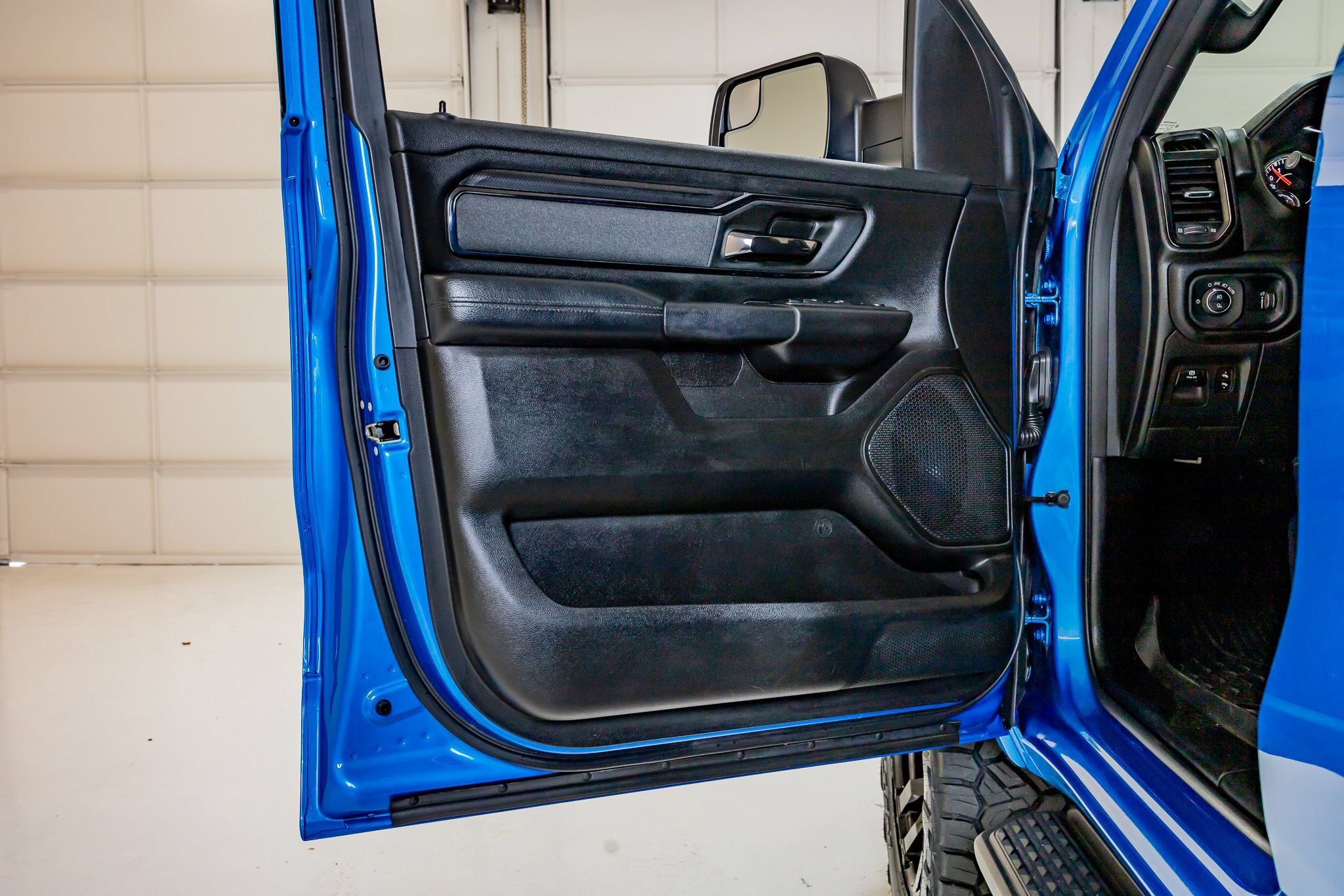 Used 2023 RAM 1500 Big Horn AWD/4WD image 38