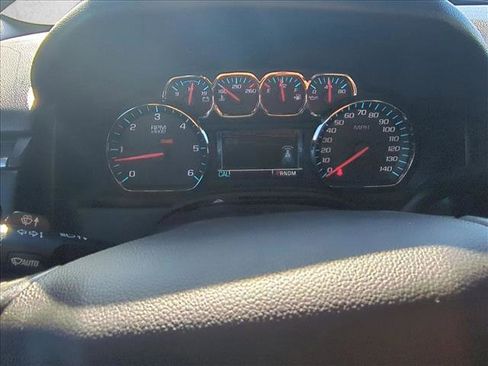 Used 2016 Chevrolet Suburban LT w/ Luxury Package image 11