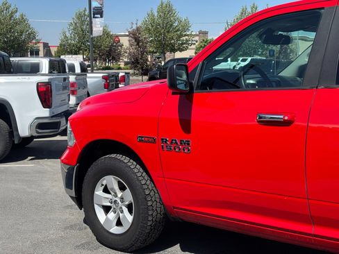 Used 2016 RAM 1500 Classic SLT w/ Cold Weather Group AWD/4WD image 6